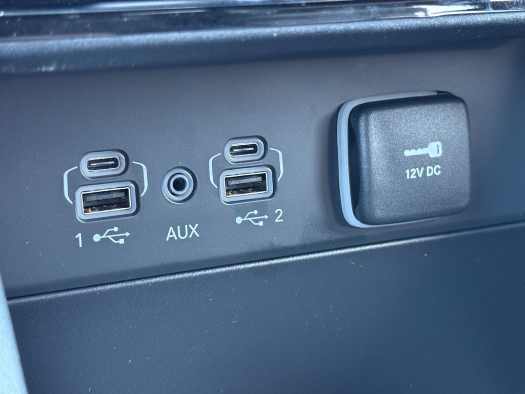 Jeep Grand Cherokee L Vehicle Full-screen Gallery Image 15