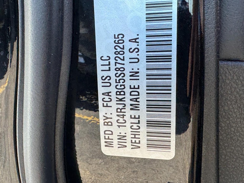 Jeep Grand Cherokee L Vehicle Full-screen Gallery Image 23