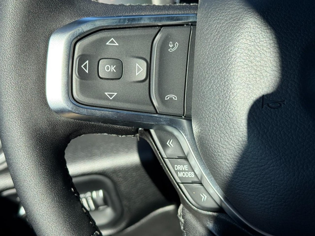 Ram 1500 Vehicle Full-screen Gallery Image 11