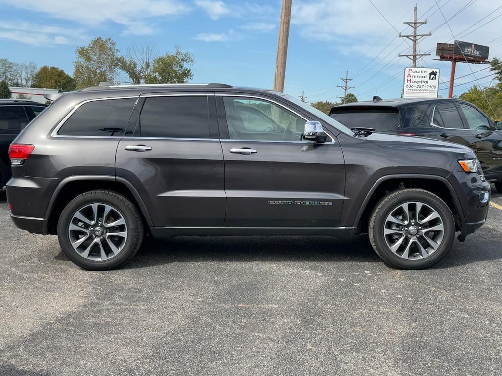 Jeep Grand Cherokee Vehicle Full-screen Gallery Image 02