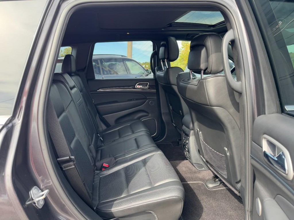 Jeep Grand Cherokee Vehicle Full-screen Gallery Image 13