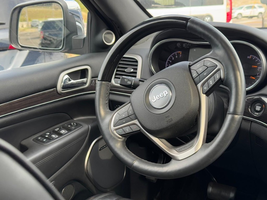 Jeep Grand Cherokee Vehicle Full-screen Gallery Image 16