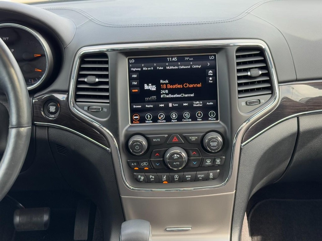 Jeep Grand Cherokee Vehicle Full-screen Gallery Image 17