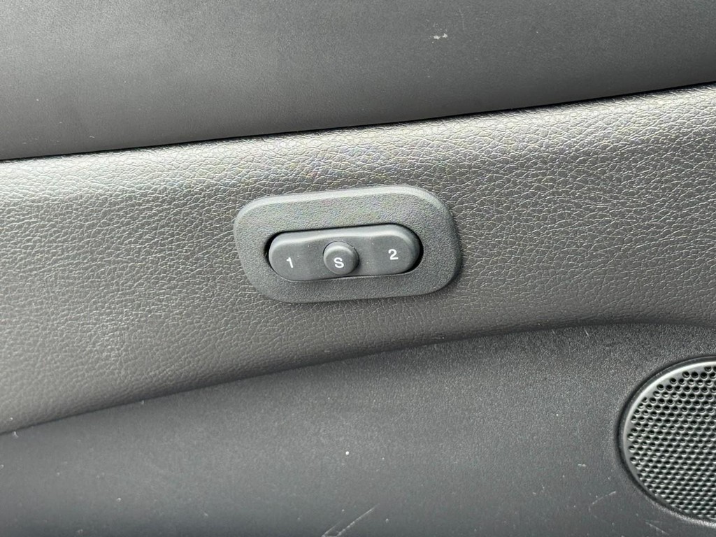 Jeep Grand Cherokee Vehicle Full-screen Gallery Image 20