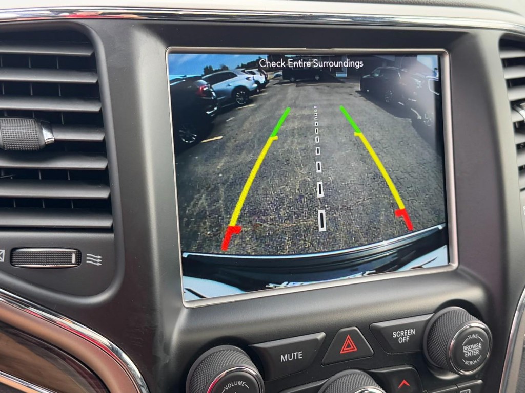 Jeep Grand Cherokee Vehicle Full-screen Gallery Image 28