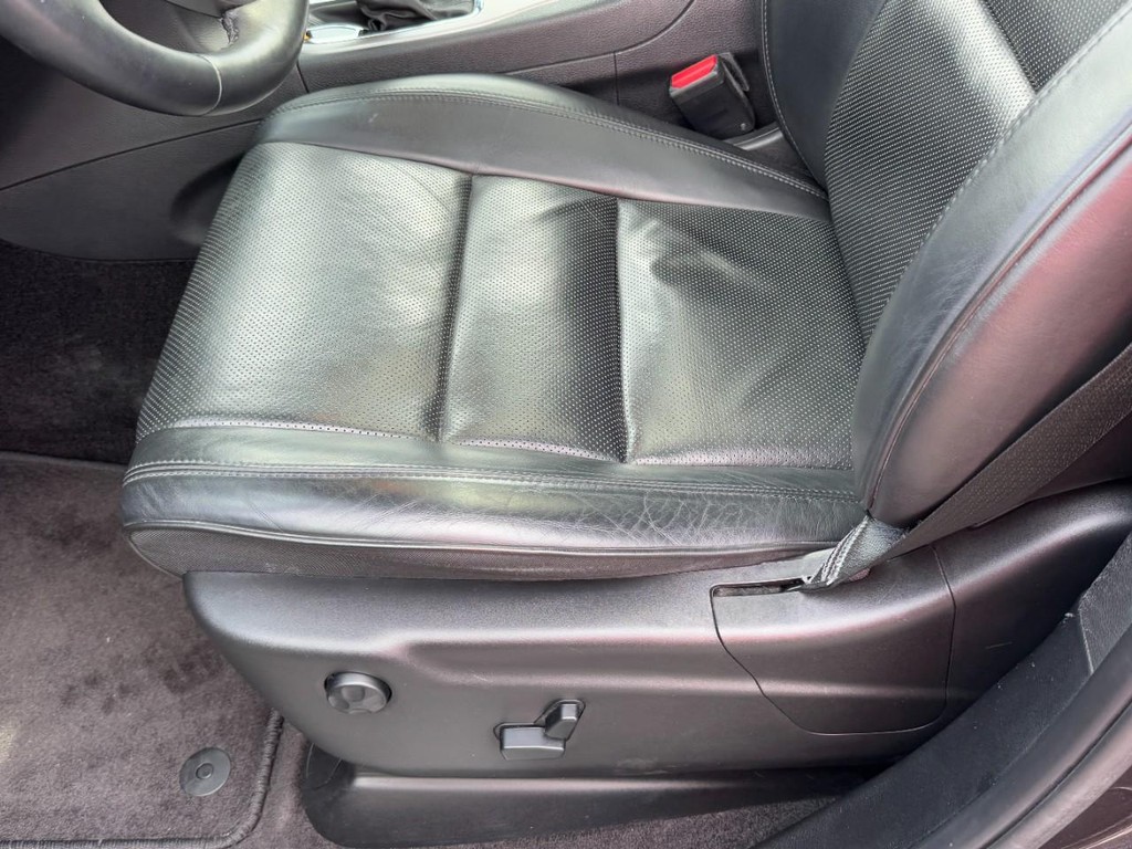 Jeep Grand Cherokee Vehicle Full-screen Gallery Image 30