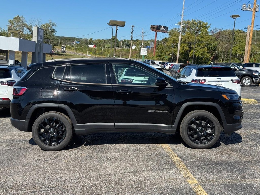 Jeep Compass Vehicle Full-screen Gallery Image 02