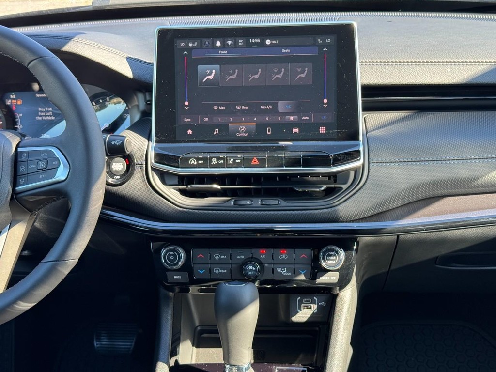 Jeep Compass Vehicle Full-screen Gallery Image 08