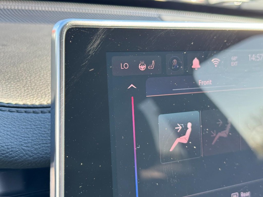 Jeep Compass Vehicle Full-screen Gallery Image 13