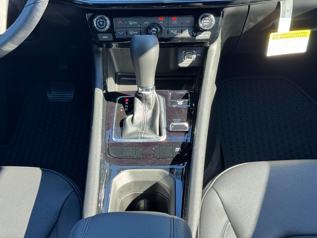 Jeep Compass Vehicle Full-screen Gallery Image 09