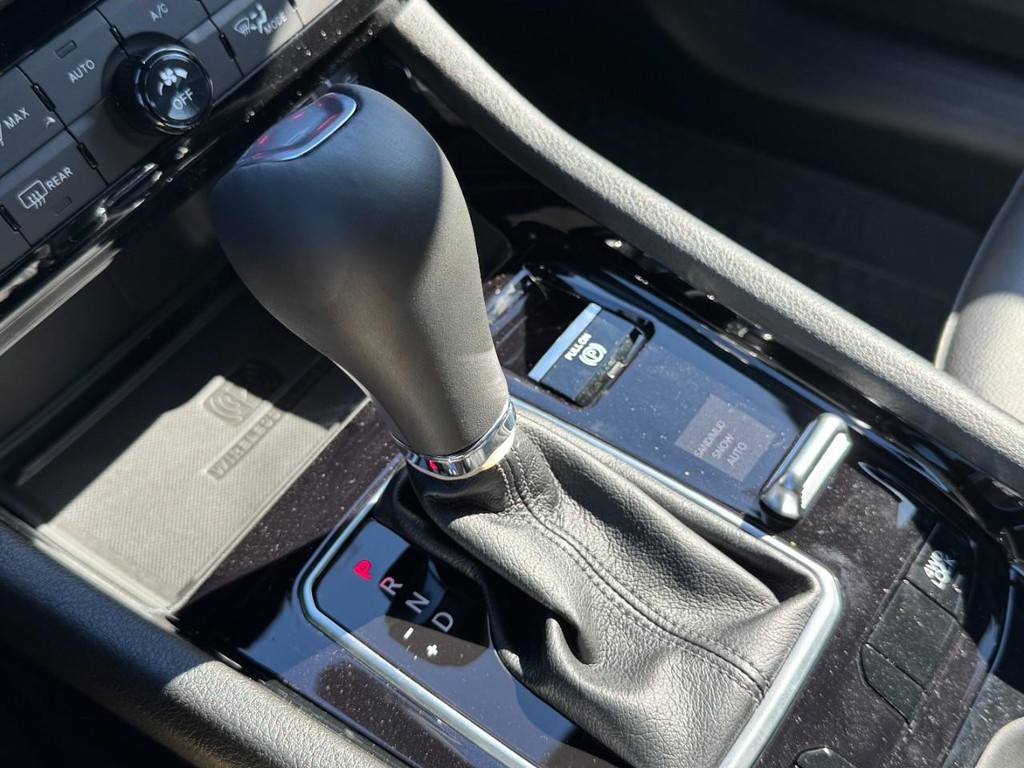 Jeep Compass Vehicle Full-screen Gallery Image 12