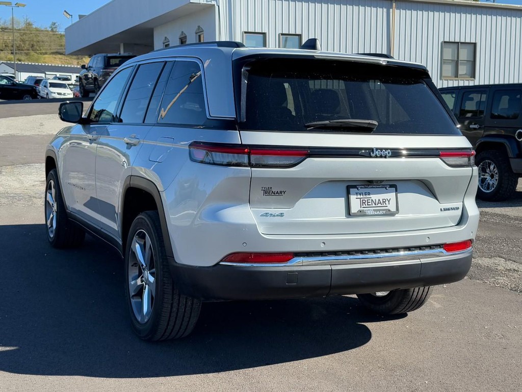 Jeep Grand Cherokee Vehicle Full-screen Gallery Image 04