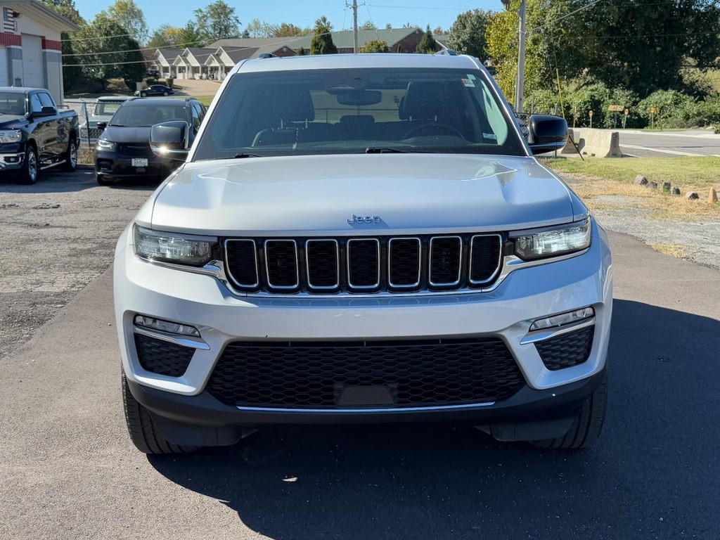 Jeep Grand Cherokee Vehicle Full-screen Gallery Image 07