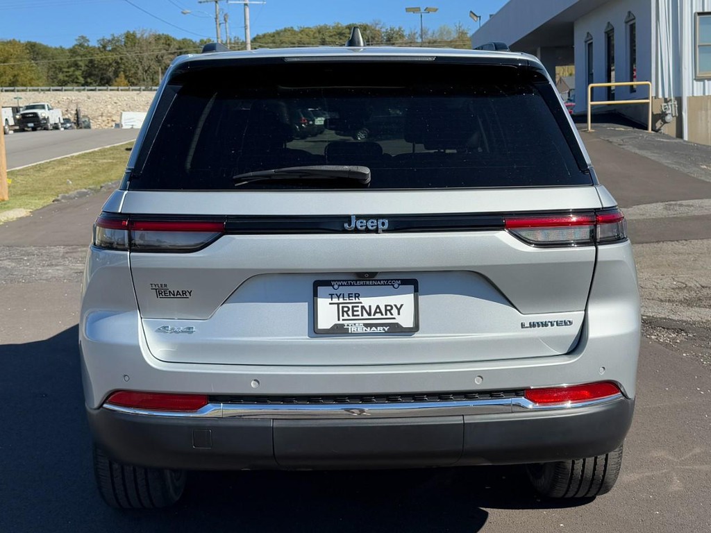 Jeep Grand Cherokee Vehicle Full-screen Gallery Image 08