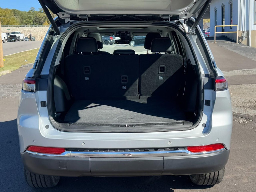 Jeep Grand Cherokee Vehicle Full-screen Gallery Image 09