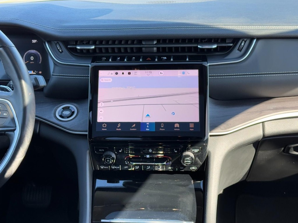 Jeep Grand Cherokee Vehicle Full-screen Gallery Image 14