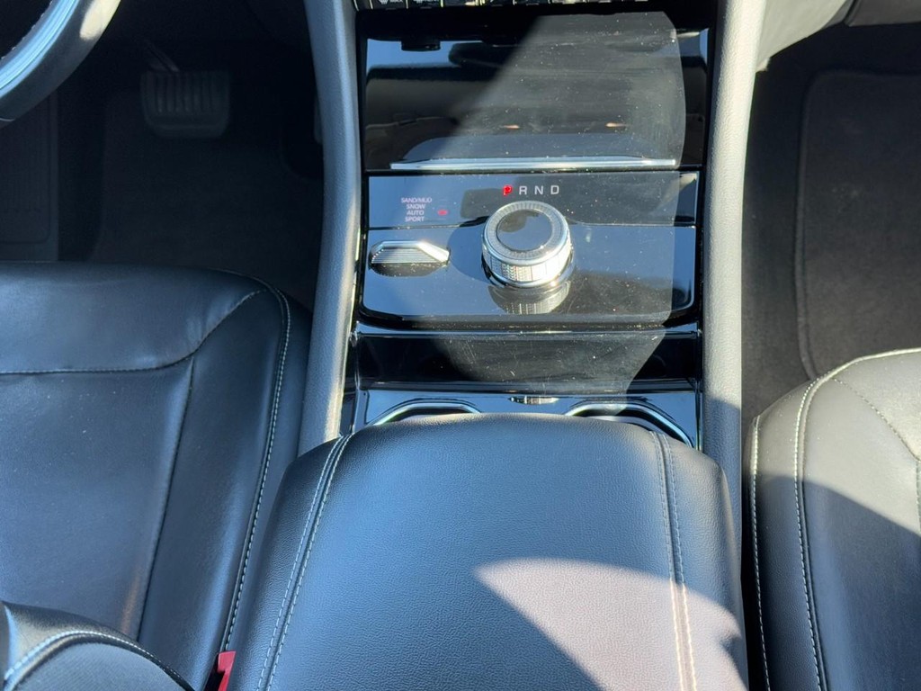 Jeep Grand Cherokee Vehicle Full-screen Gallery Image 15