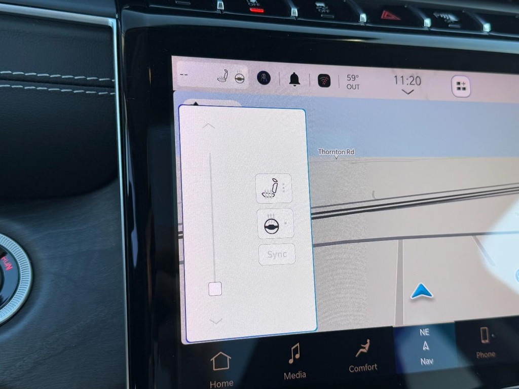 Jeep Grand Cherokee Vehicle Full-screen Gallery Image 23