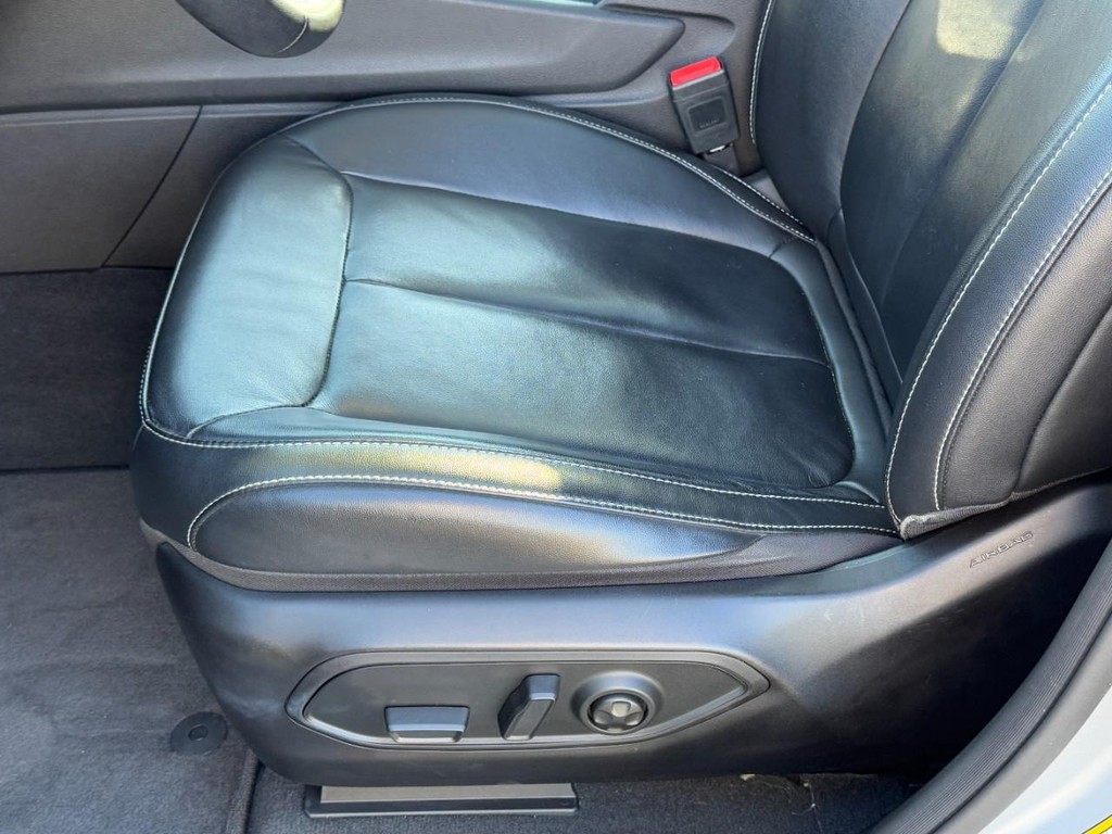 Jeep Grand Cherokee Vehicle Full-screen Gallery Image 26