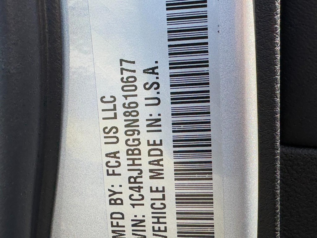 Jeep Grand Cherokee Vehicle Full-screen Gallery Image 27