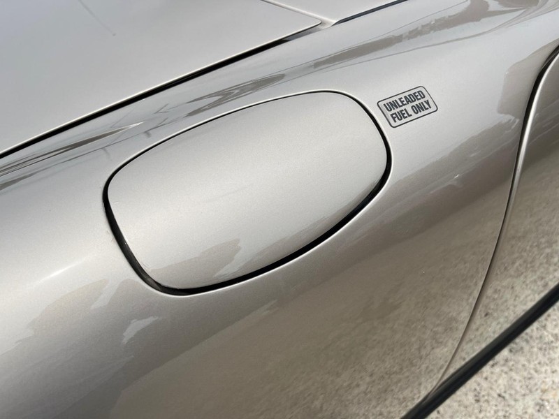 Porsche 911 Vehicle Full-screen Gallery Image 37