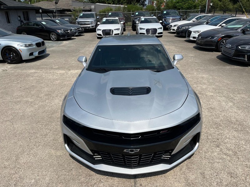 Chevrolet Camaro Vehicle Full-screen Gallery Image 03