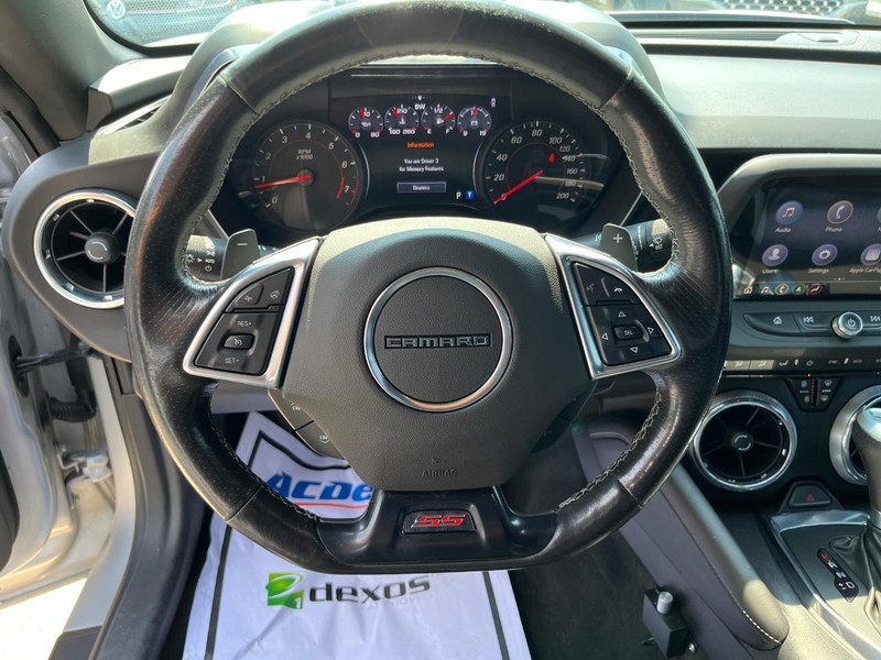 Chevrolet Camaro Vehicle Full-screen Gallery Image 17