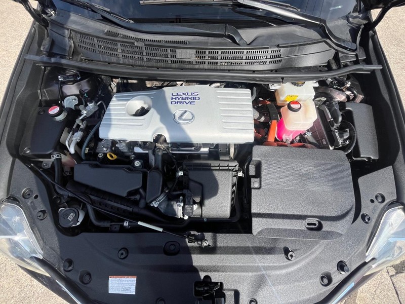 Lexus CT 200h Vehicle Full-screen Gallery Image 29