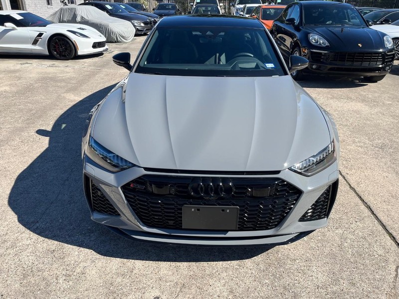 Audi RS 7 Vehicle Full-screen Gallery Image 03