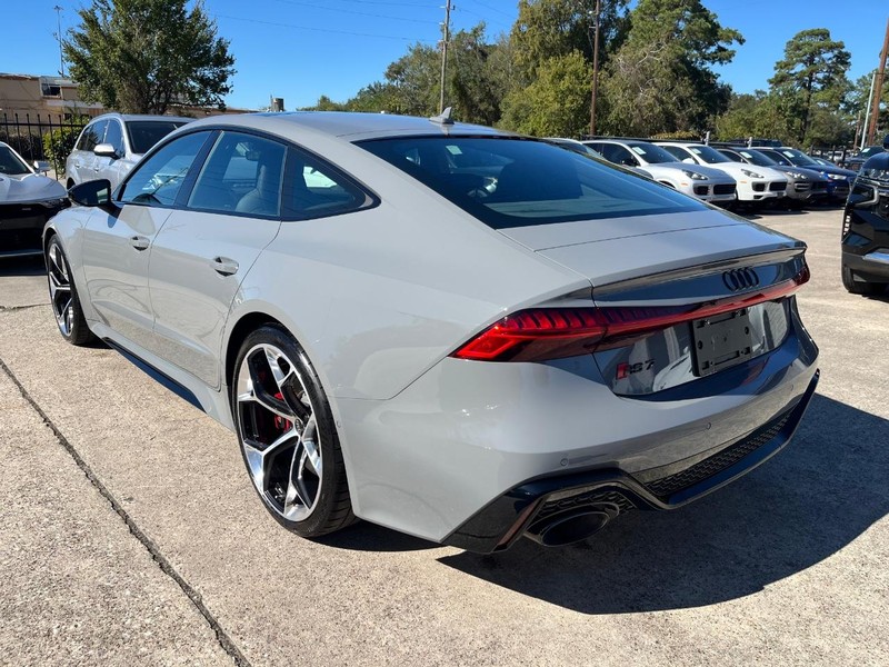 Audi RS 7 Vehicle Full-screen Gallery Image 09