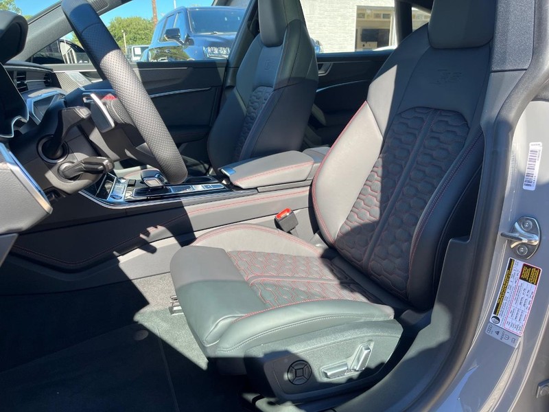 Audi RS 7 Vehicle Full-screen Gallery Image 11