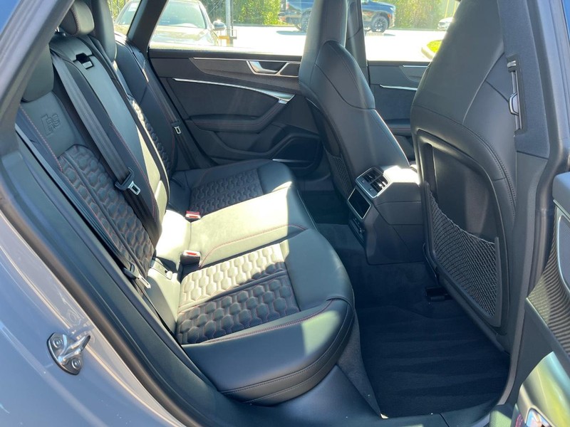 Audi RS 7 Vehicle Full-screen Gallery Image 16