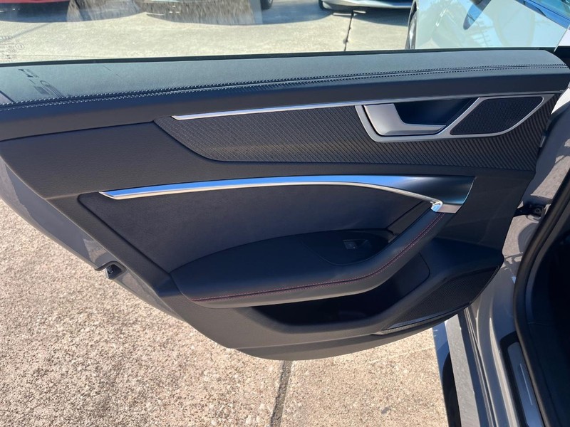 Audi RS 7 Vehicle Full-screen Gallery Image 19