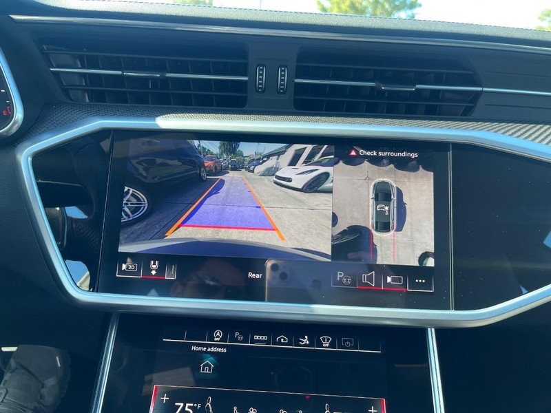 Audi RS 7 Vehicle Full-screen Gallery Image 23