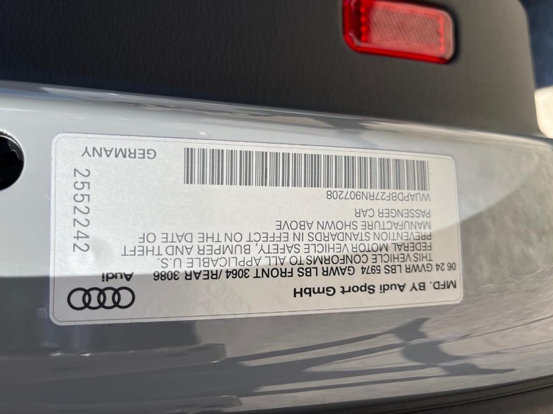 Audi RS 7 Vehicle Full-screen Gallery Image 30