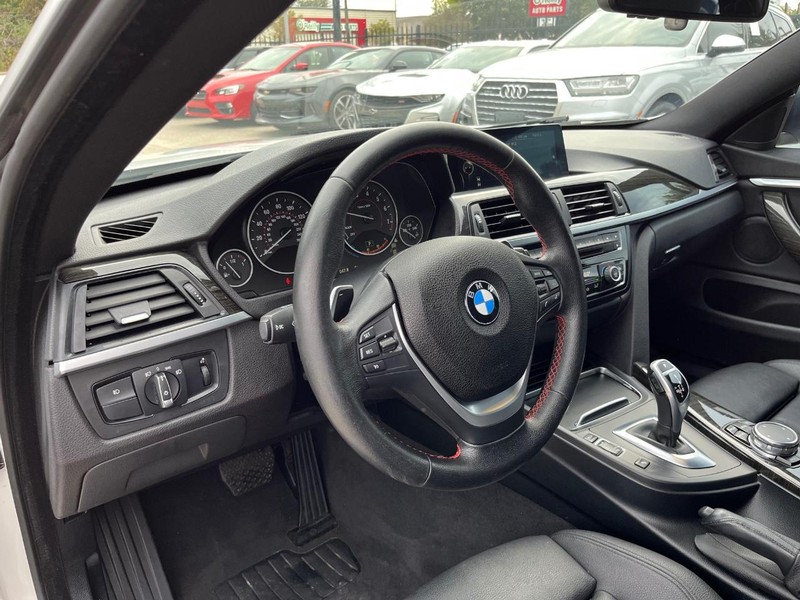BMW 428i Gran Coupe xDrive Vehicle Full-screen Gallery Image 10