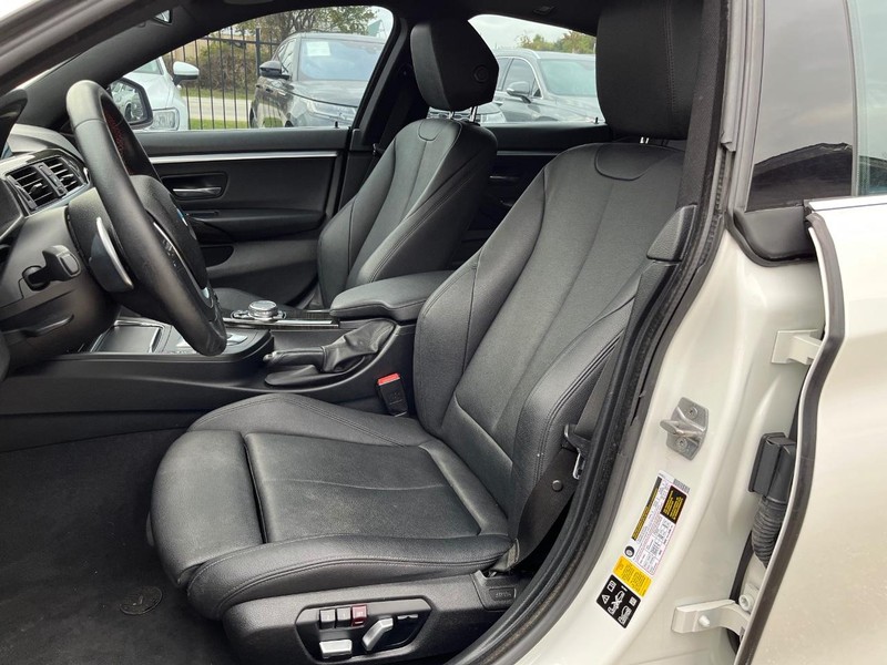 BMW 428i Gran Coupe xDrive Vehicle Full-screen Gallery Image 11