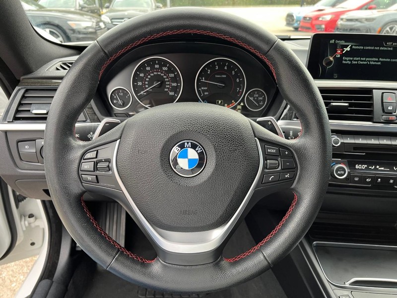 BMW 428i Gran Coupe xDrive Vehicle Full-screen Gallery Image 20