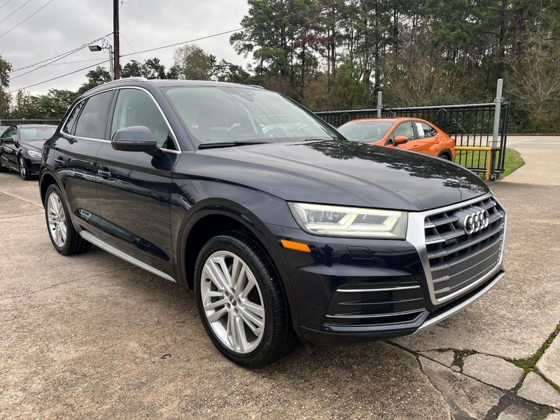 Audi Q5 Vehicle Full-screen Gallery Image 04