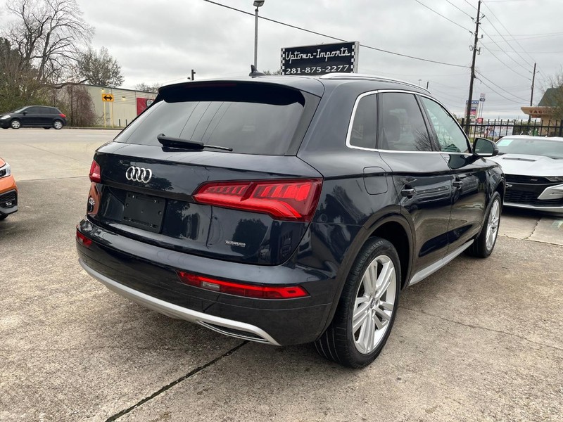 Audi Q5 Vehicle Full-screen Gallery Image 06