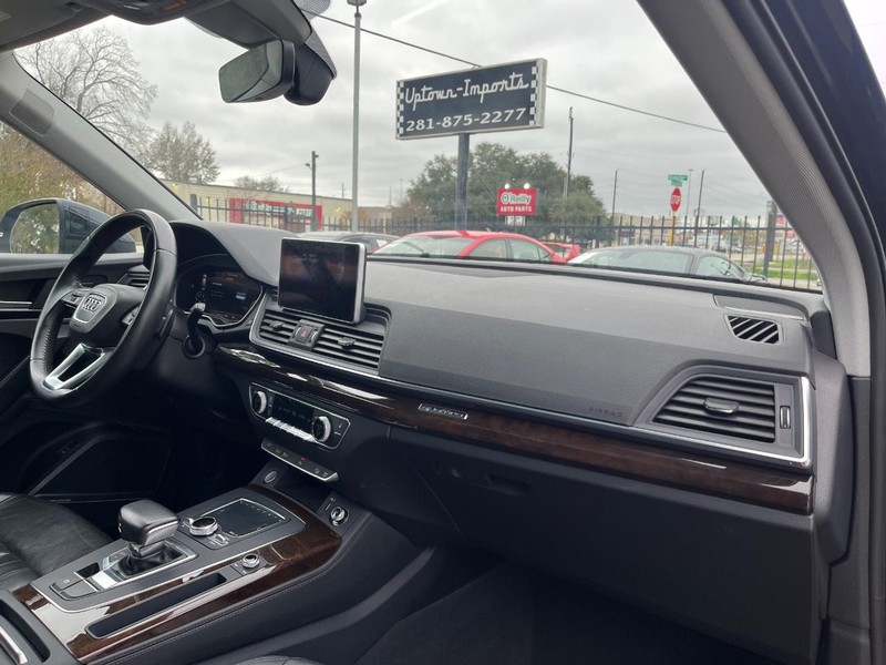 Audi Q5 Vehicle Full-screen Gallery Image 14