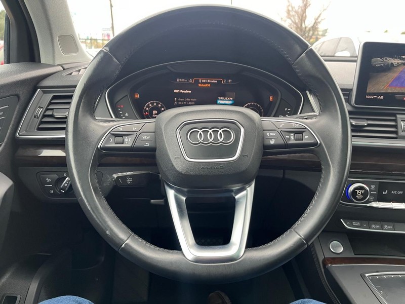 Audi Q5 Vehicle Full-screen Gallery Image 20