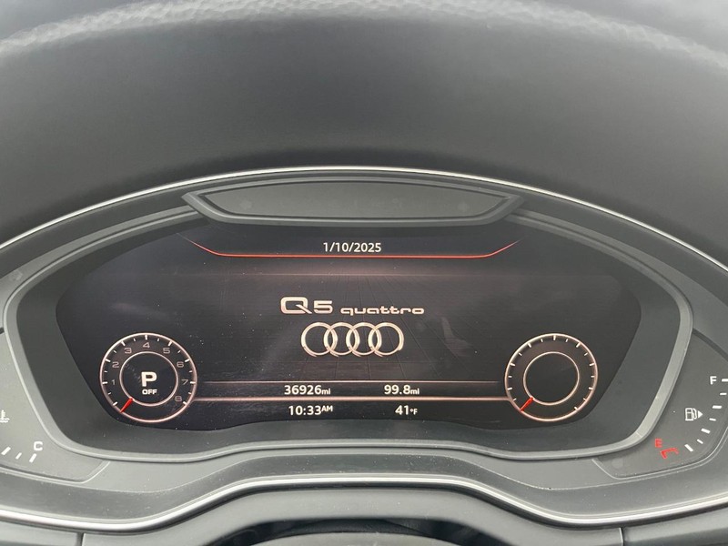Audi Q5 Vehicle Full-screen Gallery Image 22
