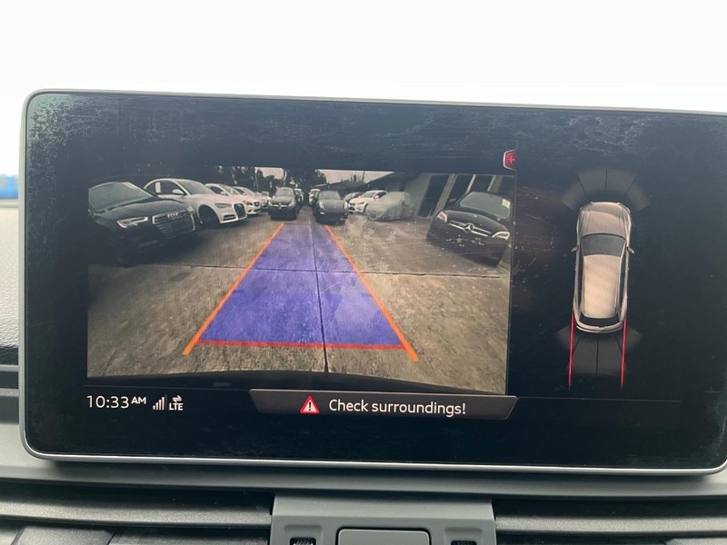 Audi Q5 Vehicle Full-screen Gallery Image 24