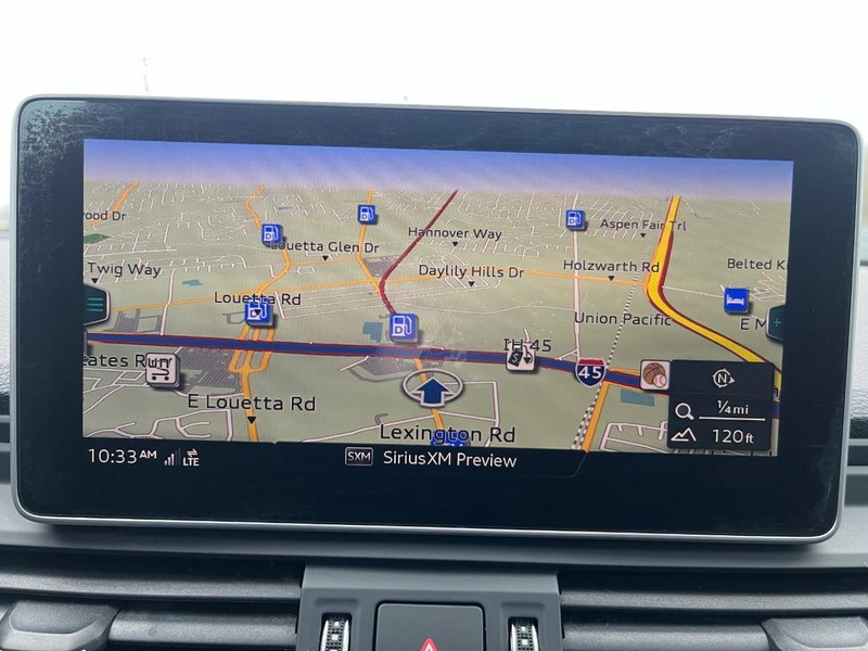 Audi Q5 Vehicle Full-screen Gallery Image 25