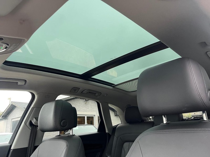Audi Q5 Vehicle Full-screen Gallery Image 28