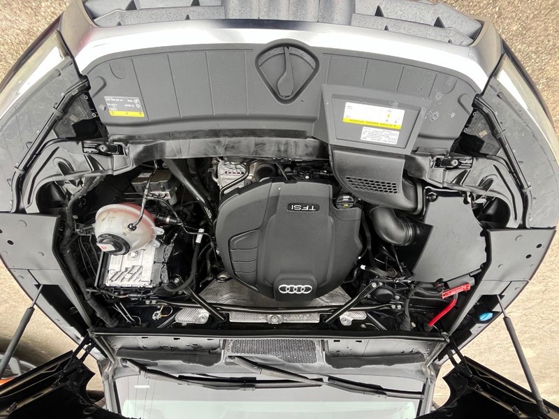 Audi Q5 Vehicle Full-screen Gallery Image 29