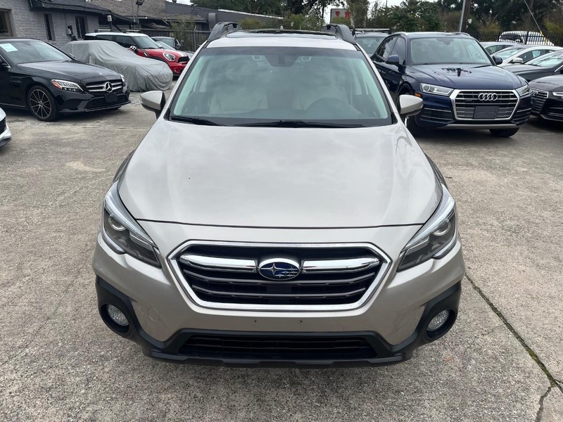 Subaru Outback Vehicle Full-screen Gallery Image 03