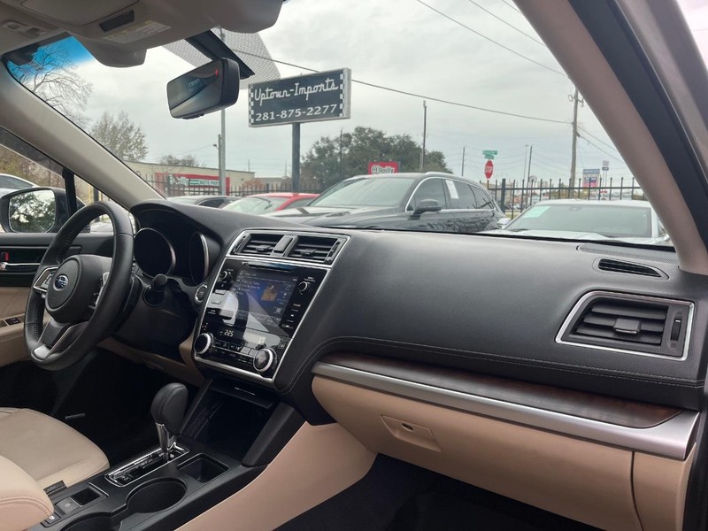 Subaru Outback Vehicle Full-screen Gallery Image 13