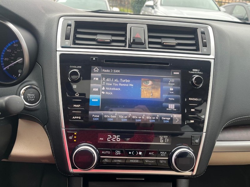 Subaru Outback Vehicle Full-screen Gallery Image 23